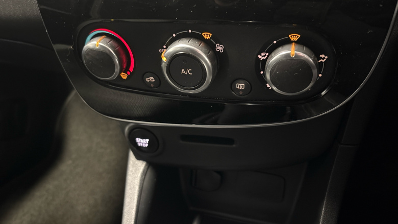 Renault Clio 1.2 TCE Dynamique Nav 5dr Petrol Hatchback